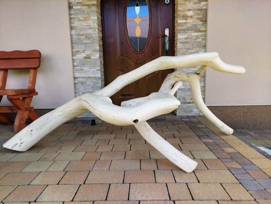 Konar na krzesło, ławę, stół, tron