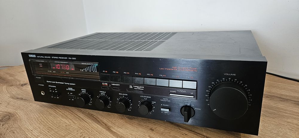 Amplituner Yamaha RX-300 audio