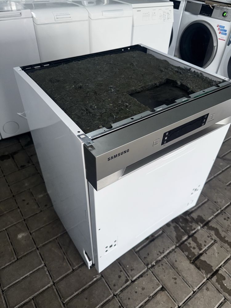Zmywarka Samsunga  model  DW60M6040SS a++ 6 programów