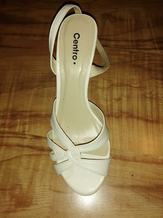 Buty na obcasie roz 37
