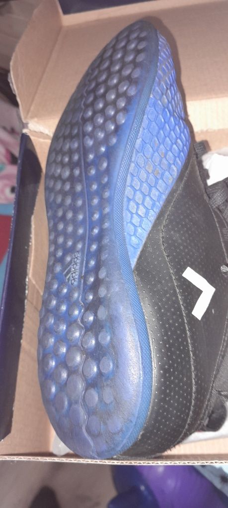 Buty na piłkę 36