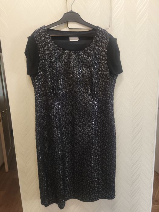 Продам сукню вечірню святкову в паєтках