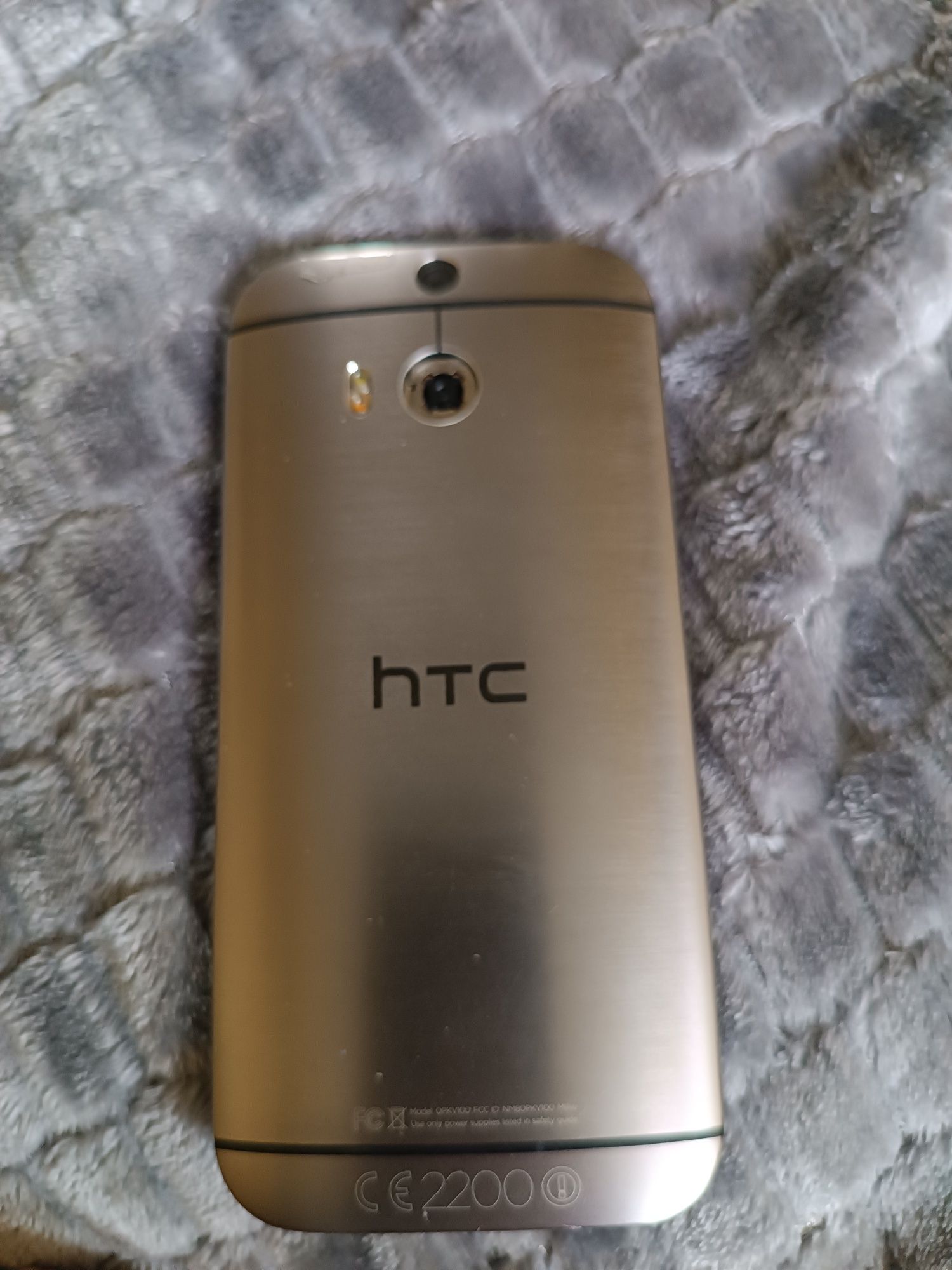 Sprzedam HTC ONE M8