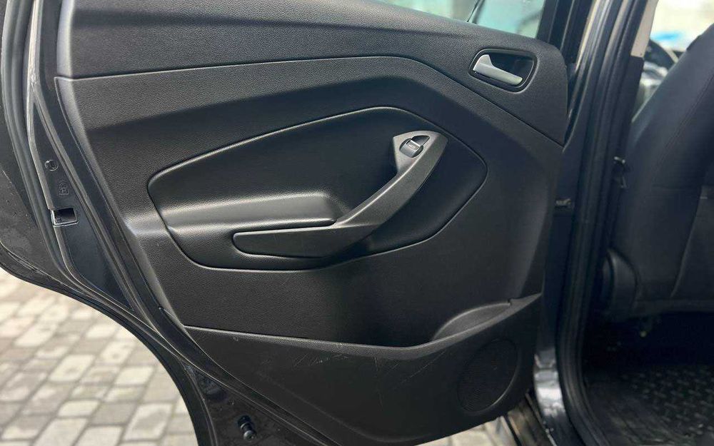 Ford C-Max 2016 року