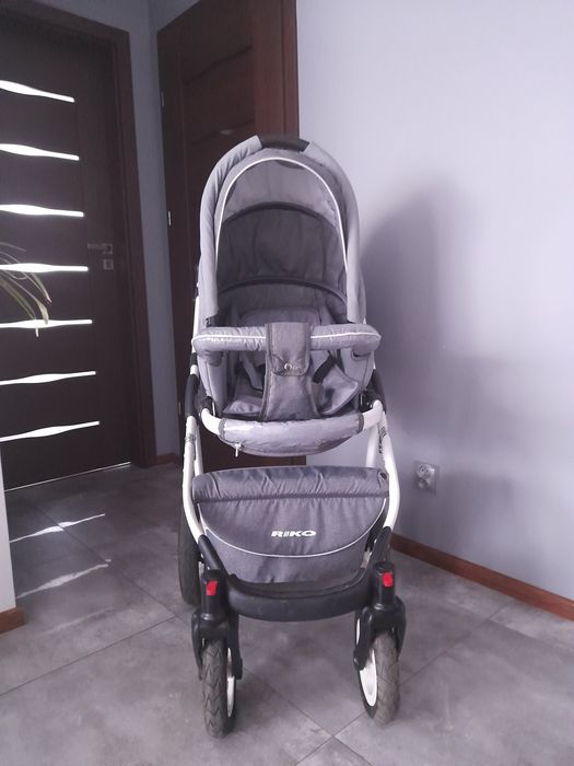 Sprzedam wózek Riko Nano 2w 1