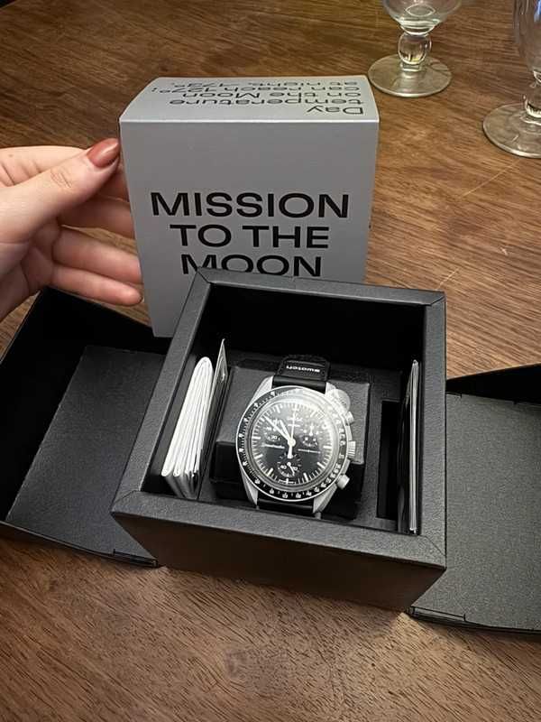 Omega x Swatch SO33M100 Księżyc: Bioceramika Kosmiczna