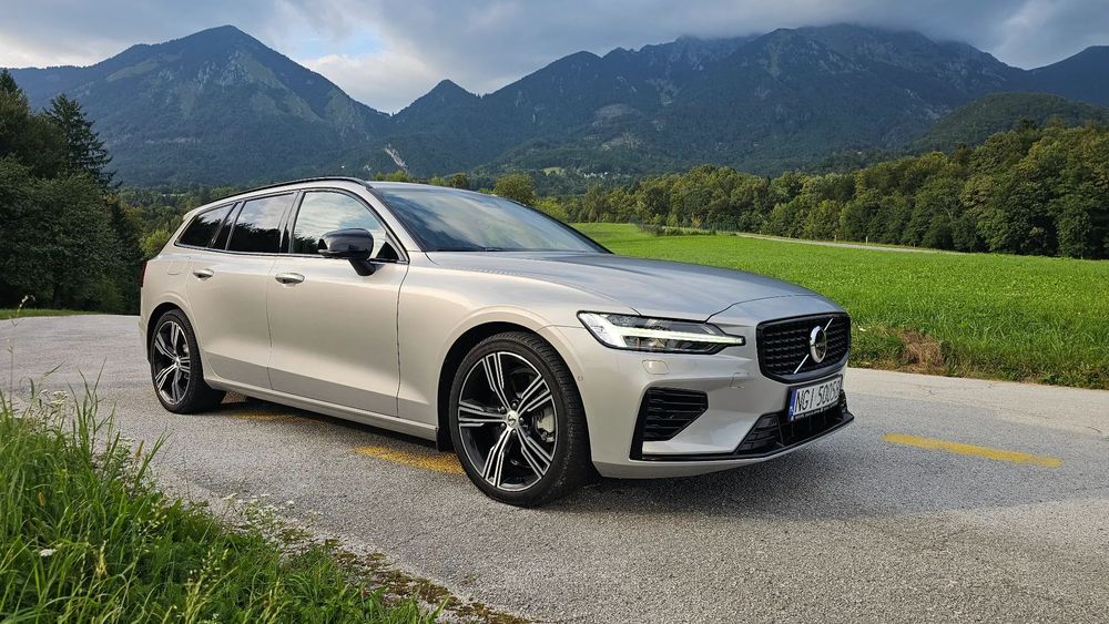 Volvo V60 T8 AWD Plug-In Hybrid 455 KM Ultra Dark Ultimate | Bowers & Wilkins