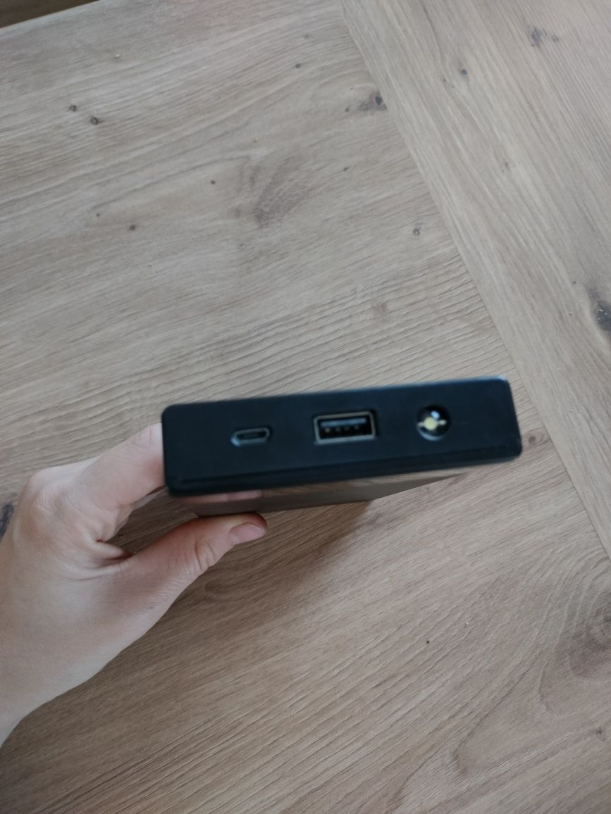 Powerbank z funkcją rozruchu samochodu