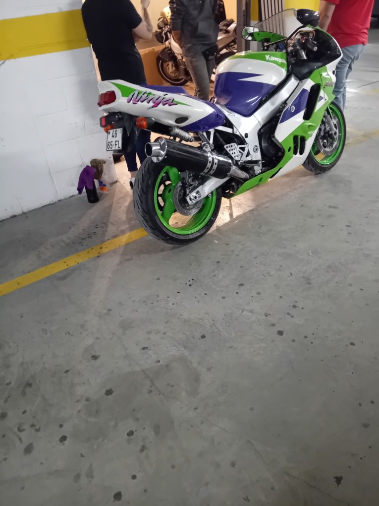 Kawasaki ninja 2r 9r