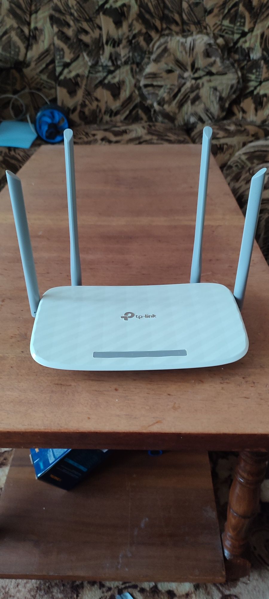 Продам роутер tp-link Archer c50.