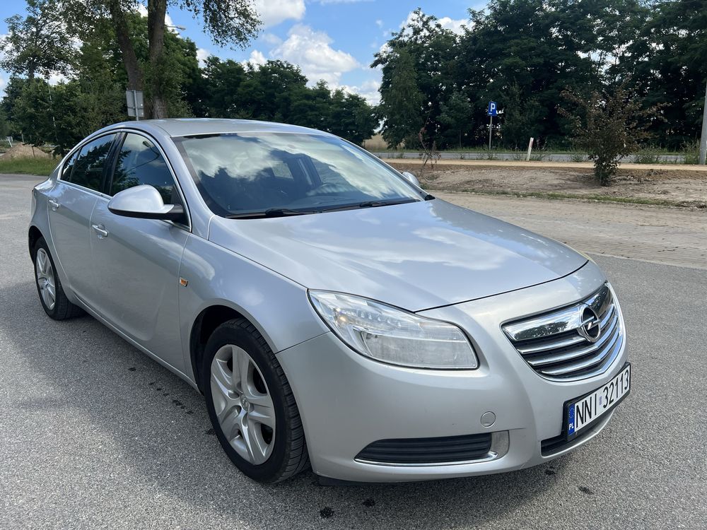 *Opel Insignia* 1.6MPI benzyna* 2009rok* klima* zarejestrowana