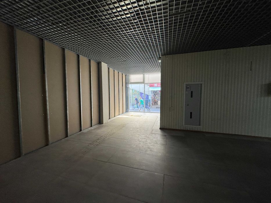 Торгове приміщення в ТЦ Ринковий