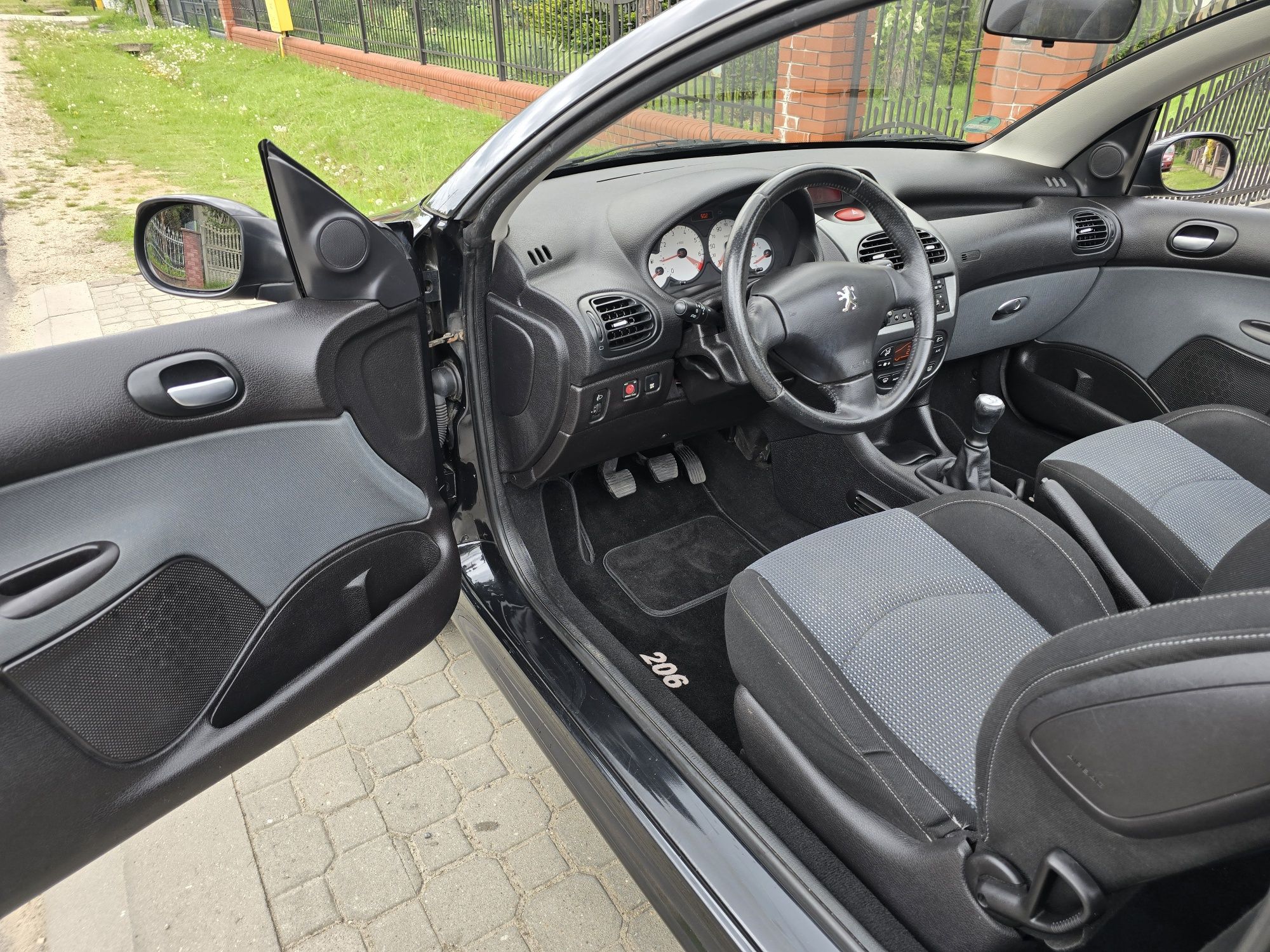 Peugeot 206 cc 1.6 16V  lift  Mały przebieg