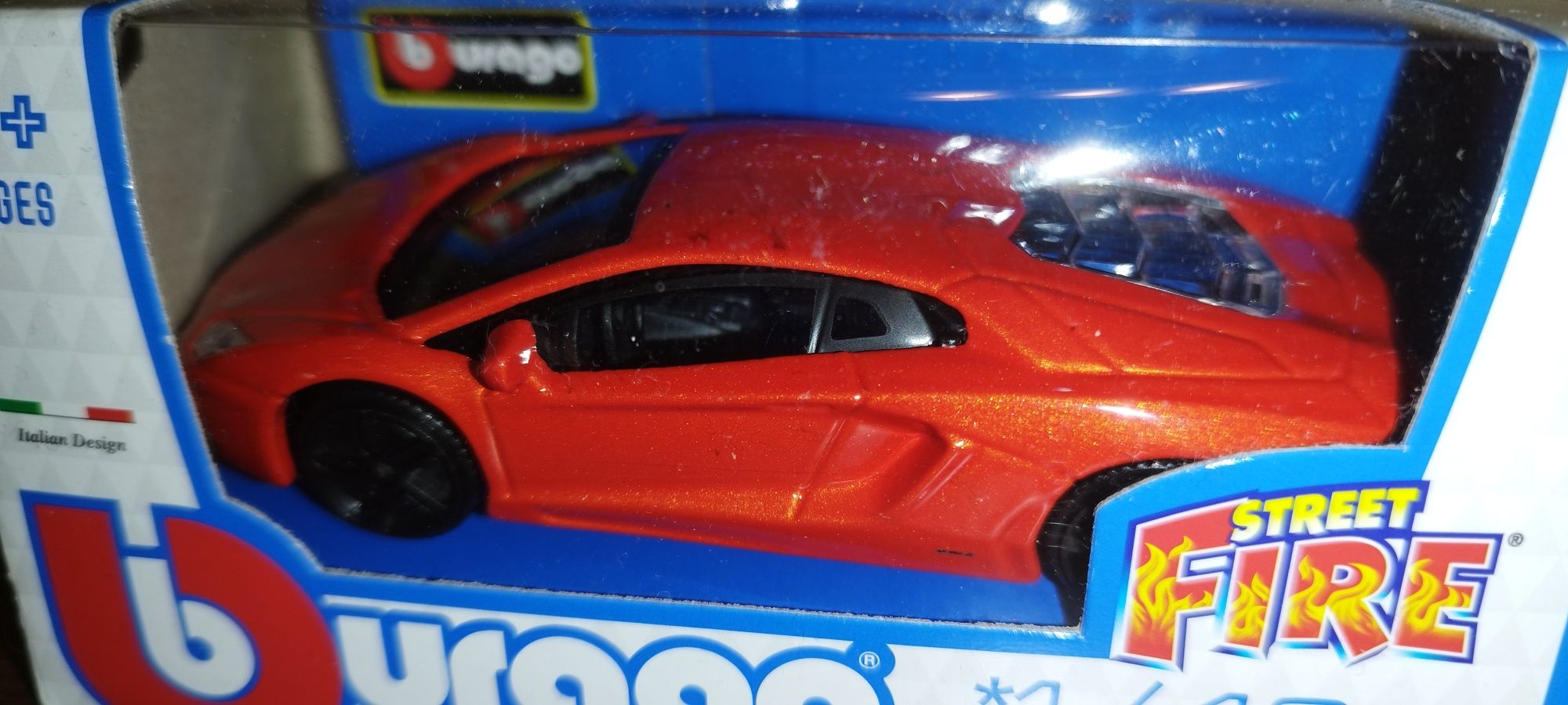 Bburago Street Fire Lamborghini Aventador LP700-4, skala 1:43 Burago.