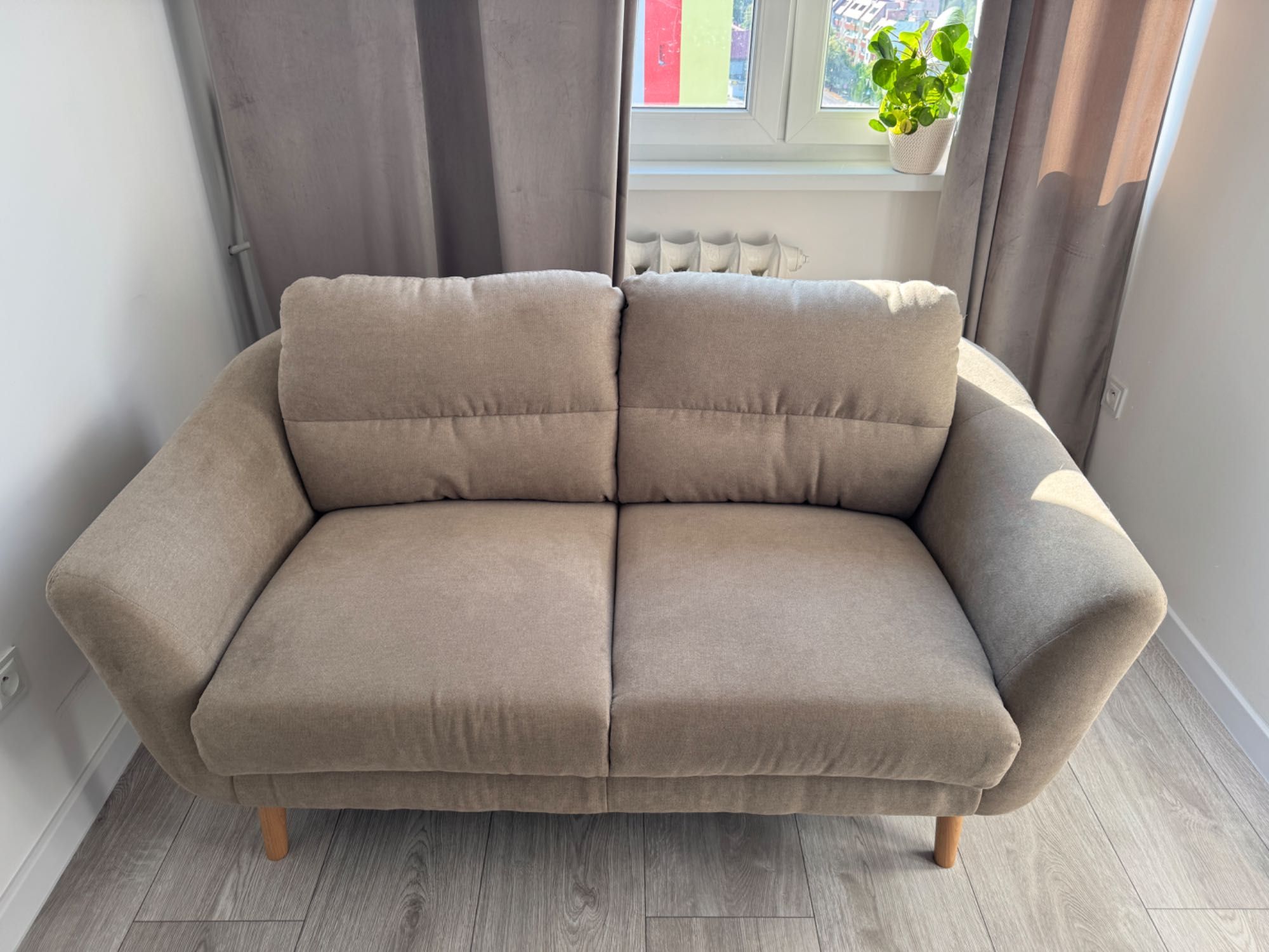 Sofa 2 osobowa ciemny beż