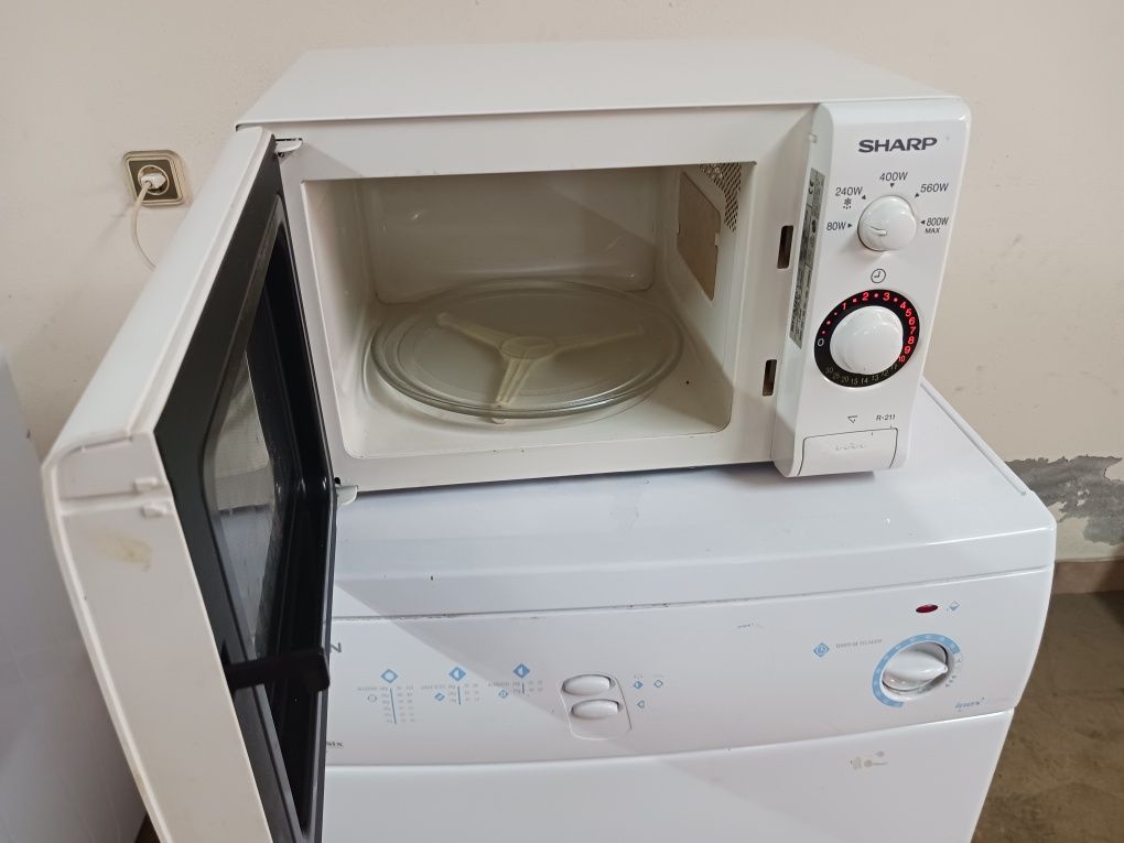 Vendo microondas sharp em ótimo estado  eletrónico....possibilidade de