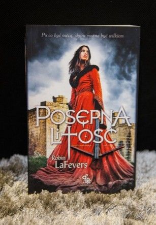 Książka Posępna litość Robin LaFevers