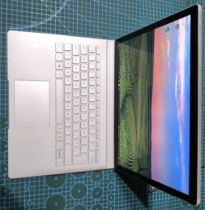 Microsoft Surface 1703 i5 8GB/128GB SSD