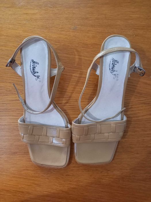Sandalias cremes