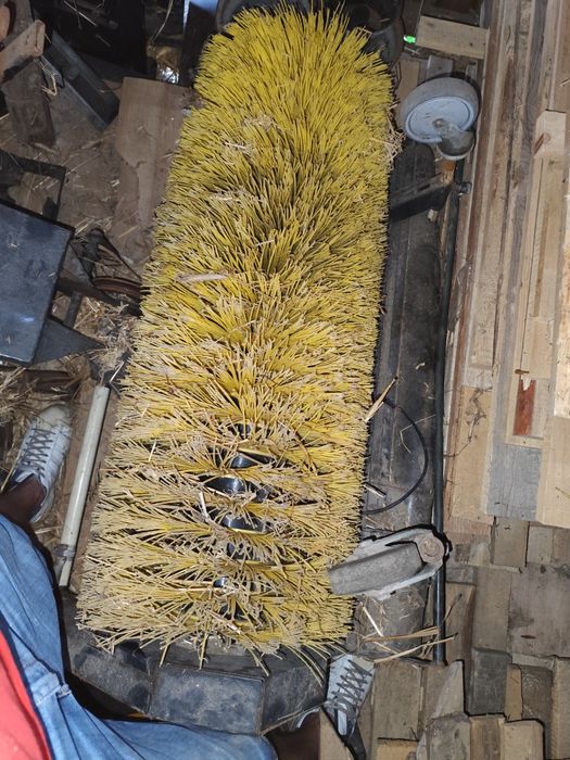 Szczotka traktorkach o Husqvarna