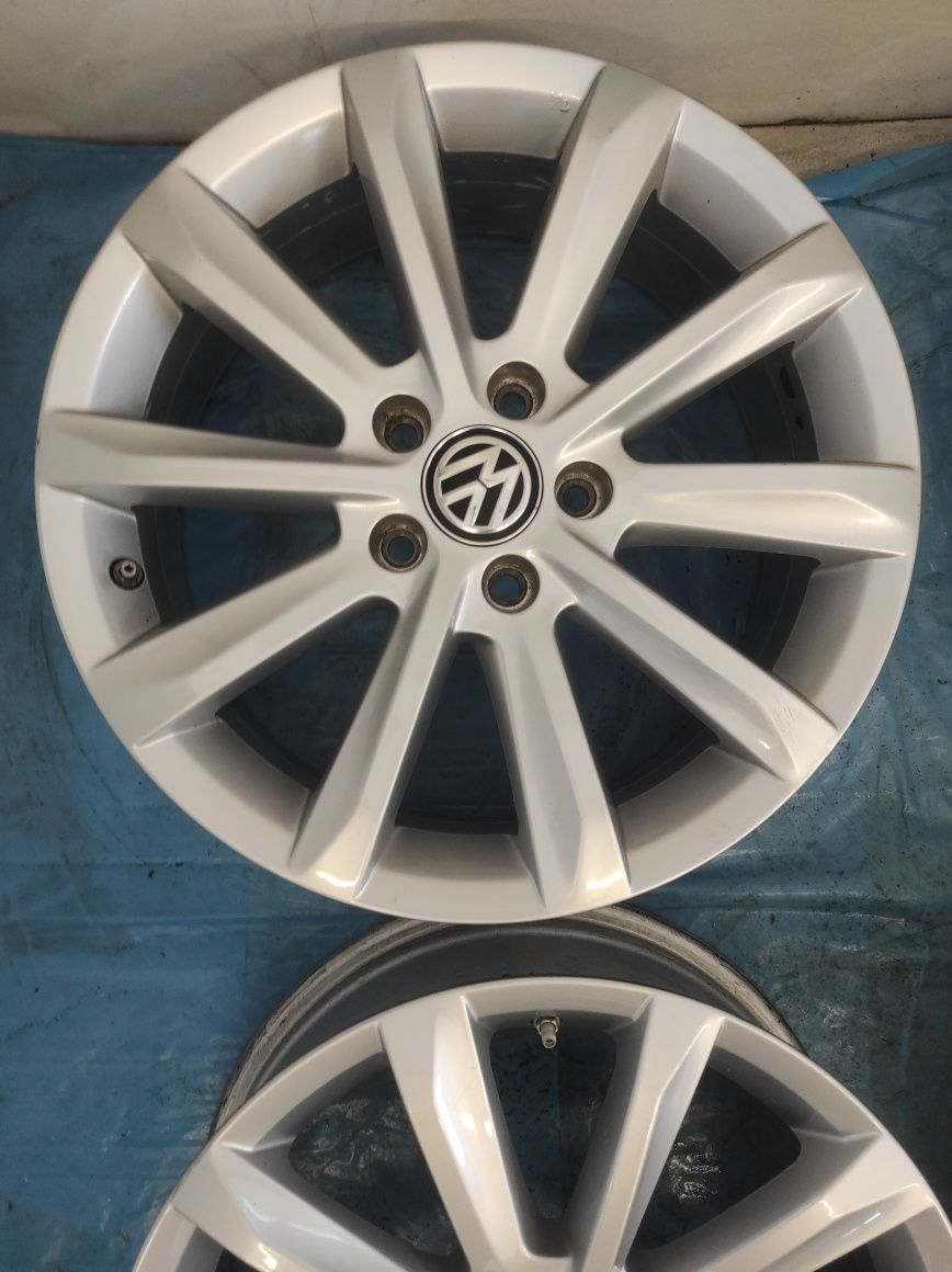 70 Felgi aluminiowe ORYGINAŁ VW Volkswagen R 17 5x112 Czujniki