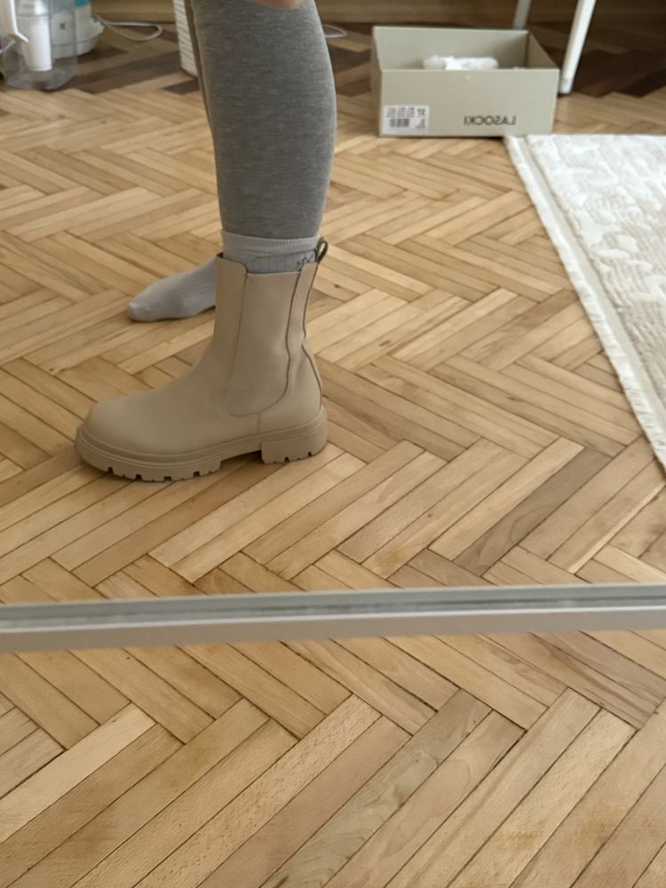 Жіночі черевики челсі