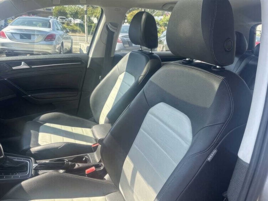 Volkswagen Golf      2015