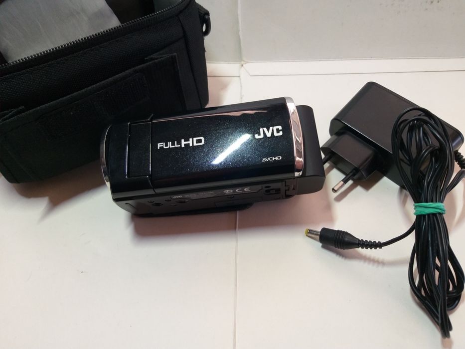 Видеокамера JVC GZ-E15BE  (Sony DCR-HC27E