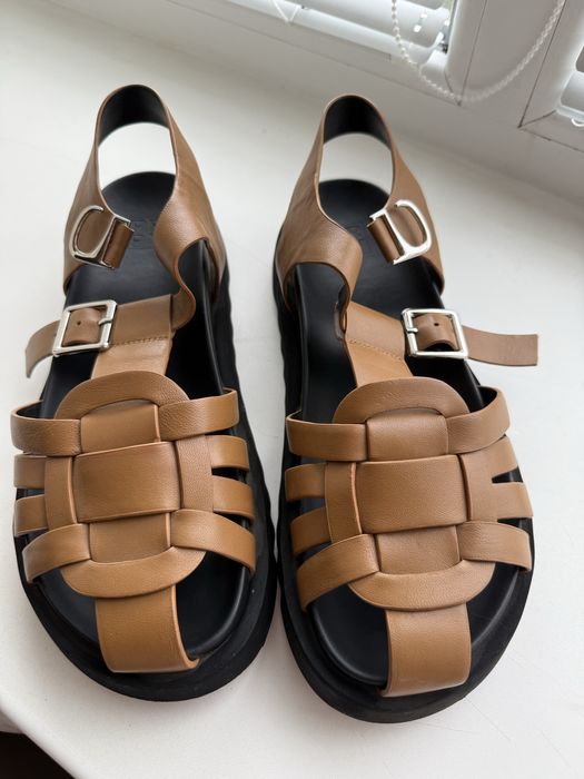 Продам жіночі сандалі