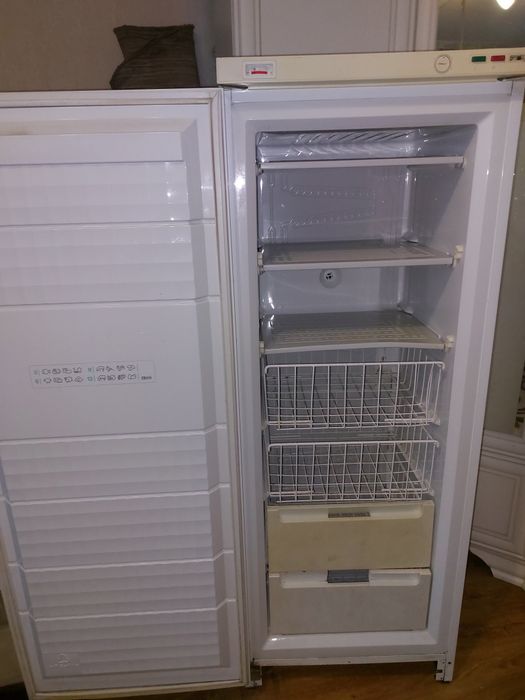 Продам морозільну камеру