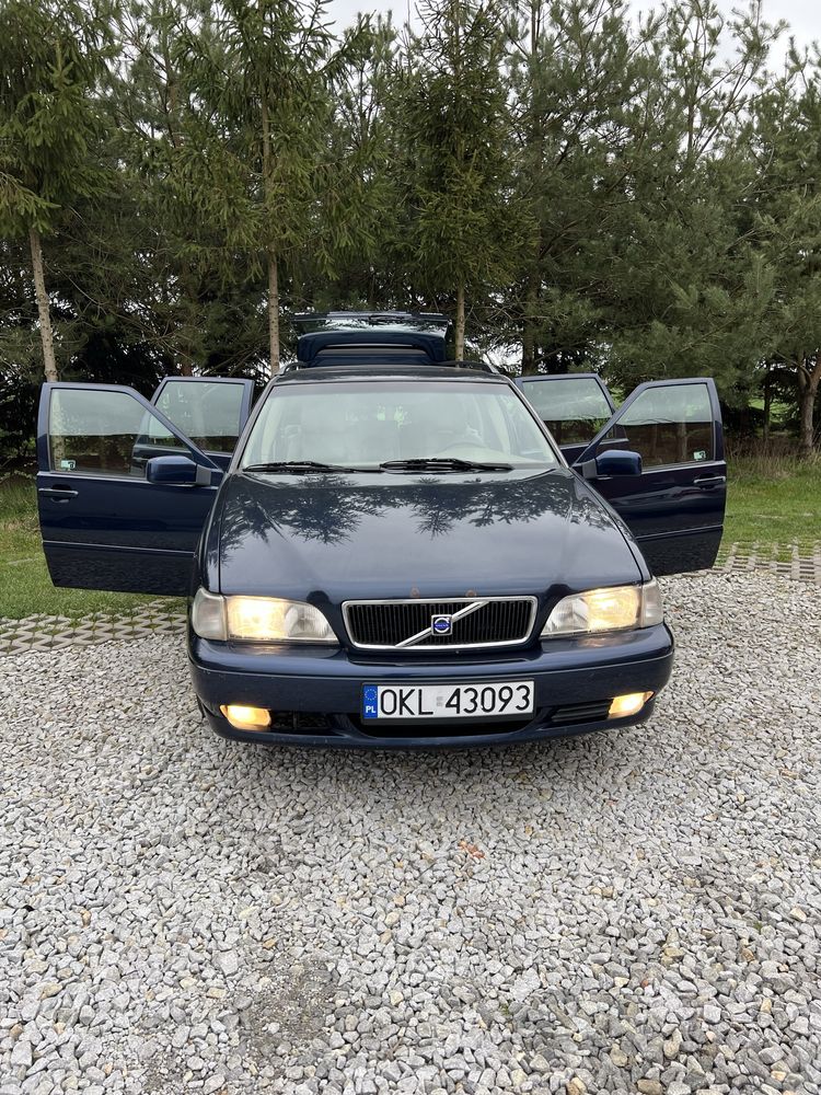 Sprzedam Volvo v70 2.5 tdi
