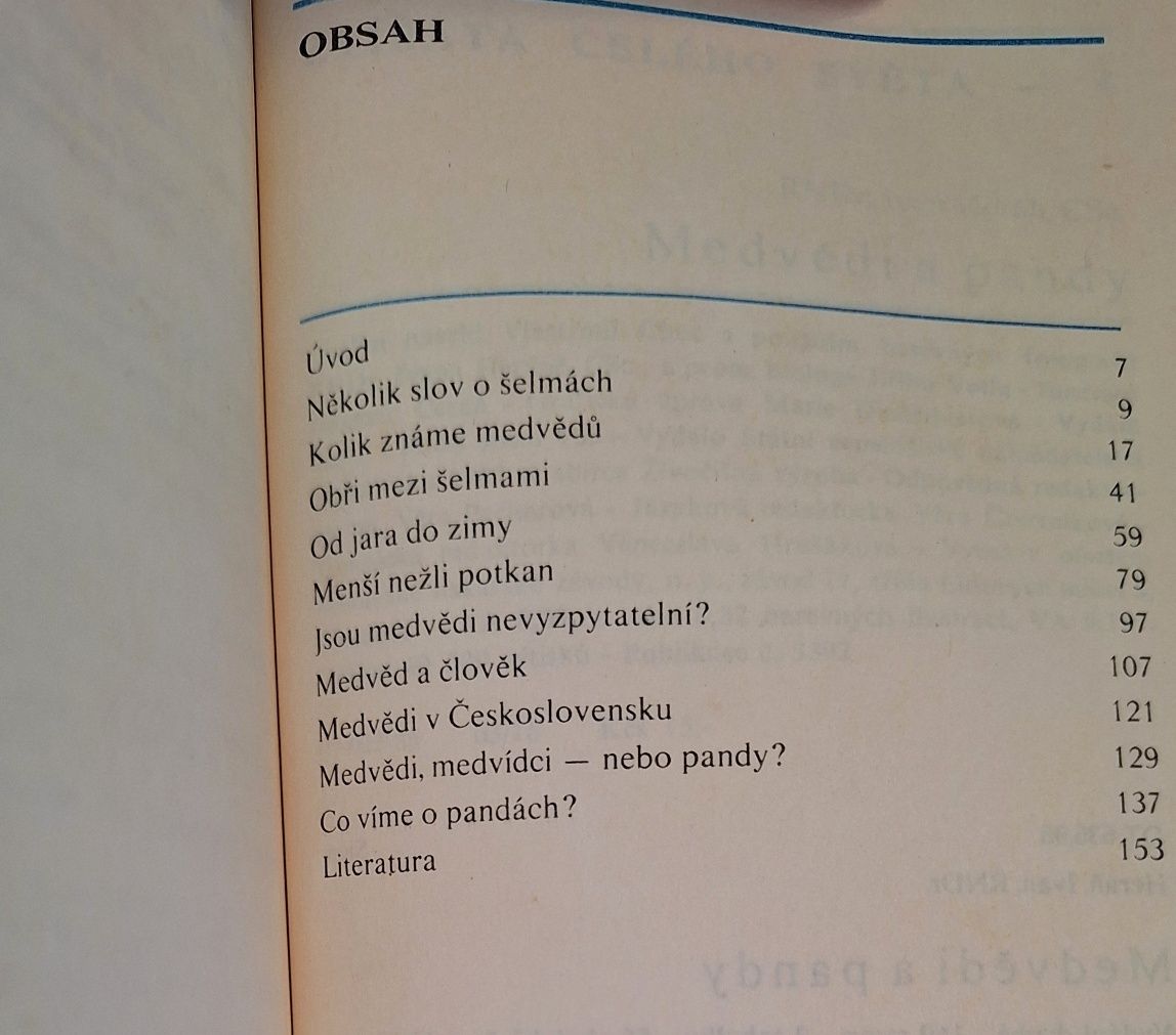Medvědi a pandy, po czesku z serii Zwierzęta całego świata