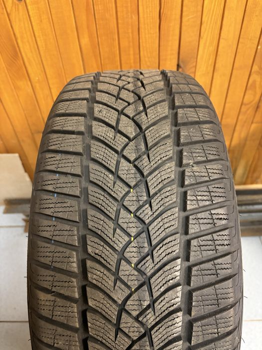 Good Year Ultra Grip Performance+ 225/45 R17