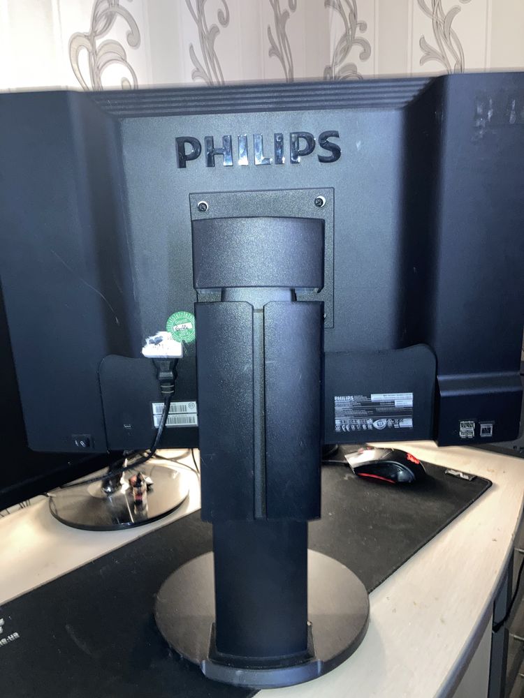 Монитор Philips 22 дюйма