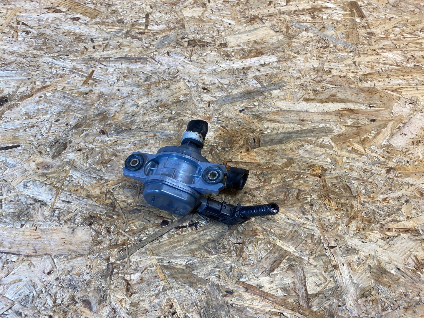 Dodatkowa Pompa Wody Toyota RAV4 V G9040-42010 2018-