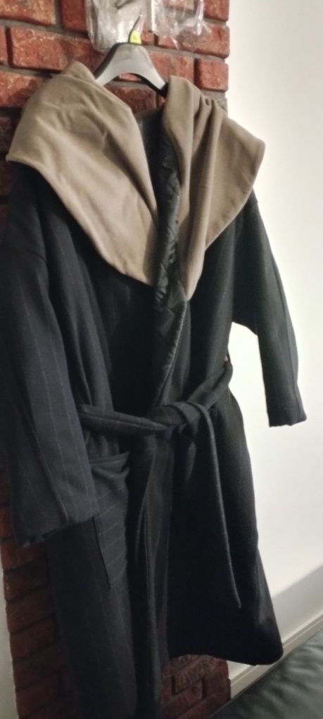 Płaszcz damski długi duży rozmiar czarny. Plus size