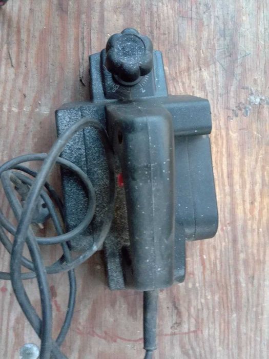 Strug elektryczny Black Master 600W 82mm