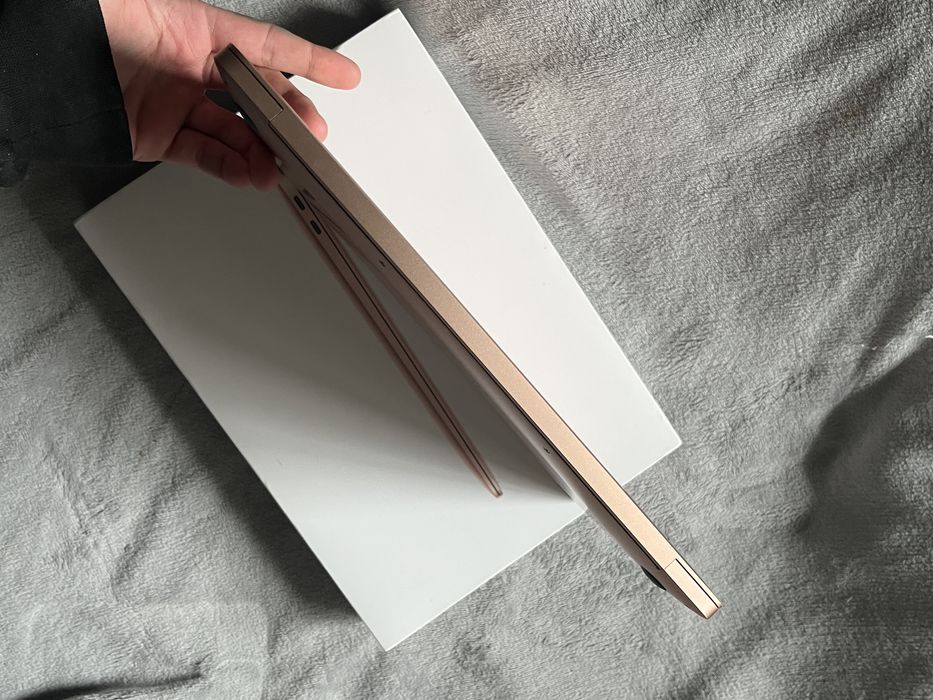 Macbook m1 8/256 gold (супер стан)