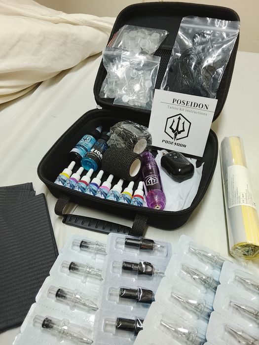 Kit de tatuagem novo