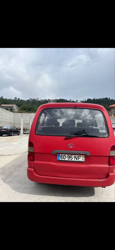 Carrinha Toyota de nove lugares