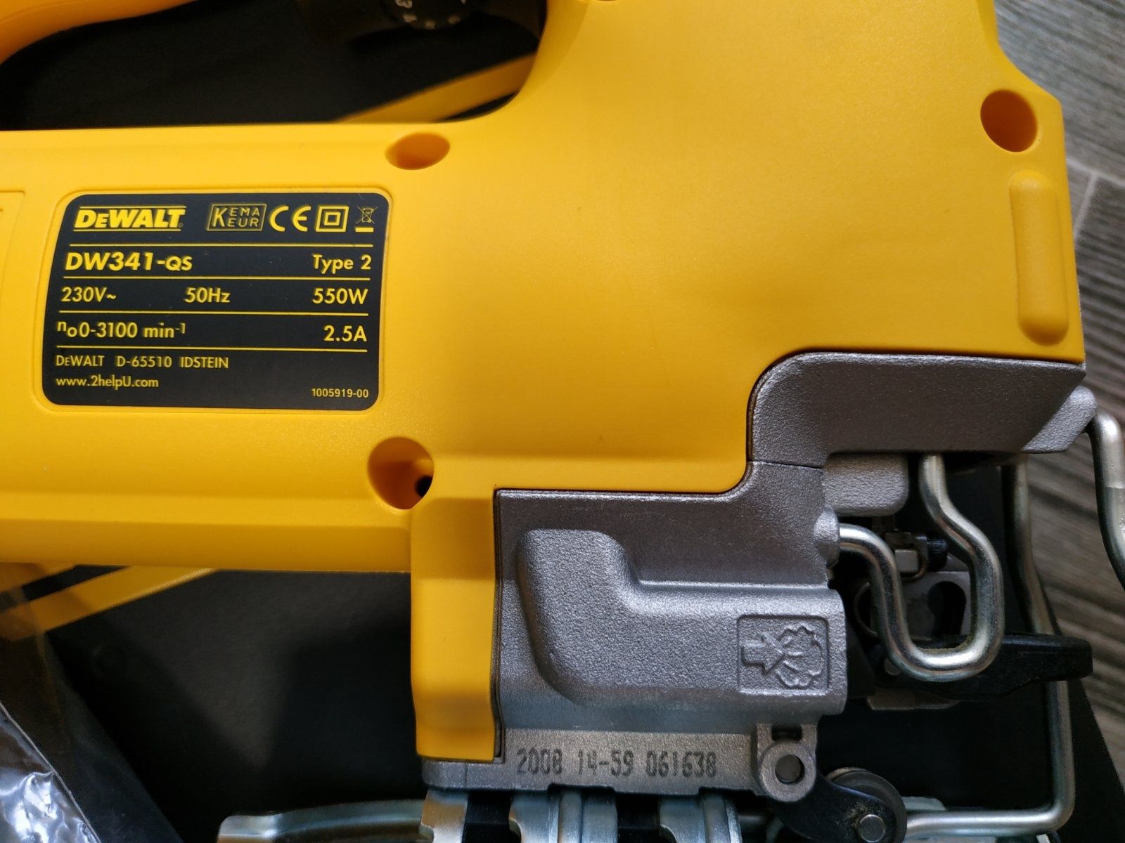 Лобзик електричний DeWALT DW341K