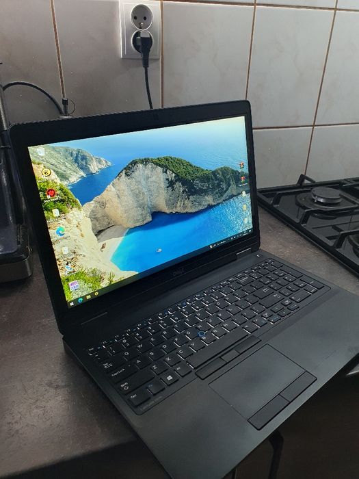 Laptop Biznesowy DELL E5570