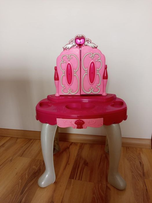 Toaletka dla dziewczynki