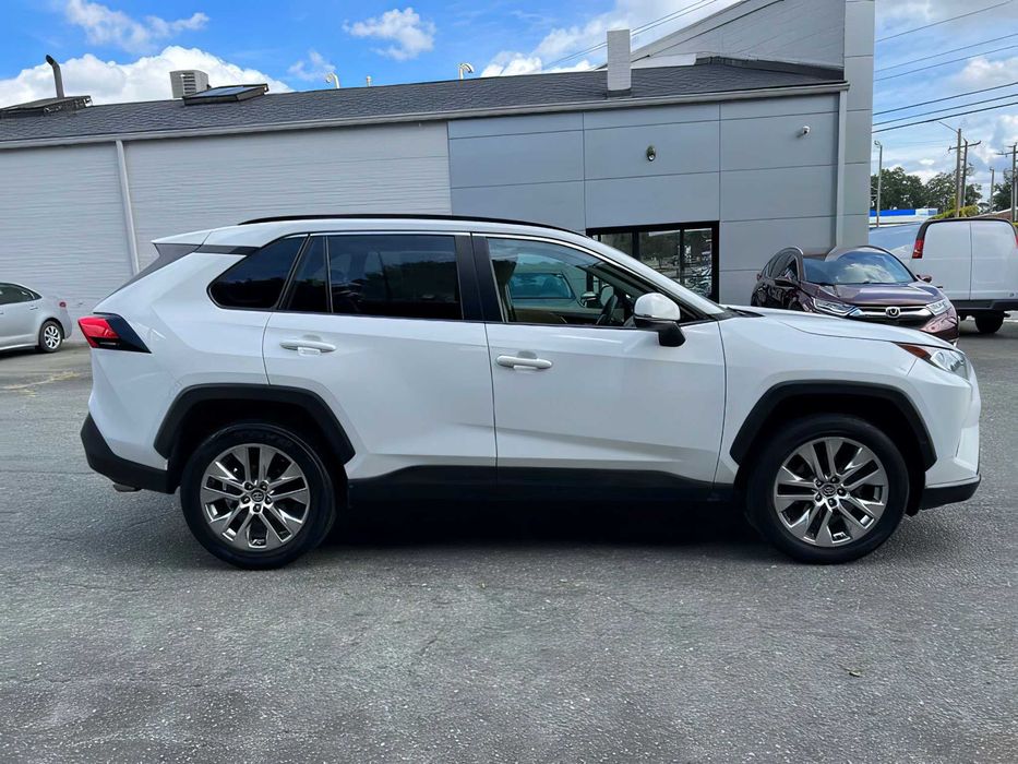 Toyota RAV4      2020