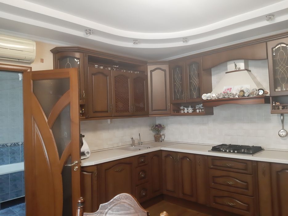 Дом-2 комн.разд. 77 м.кв. 2009 г. в/у, ремонт,6 Слободская -Погранична