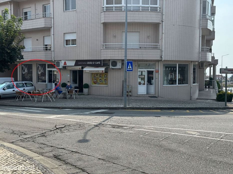 Espaço comercial à venda em Oliveira de Azeméis (A)