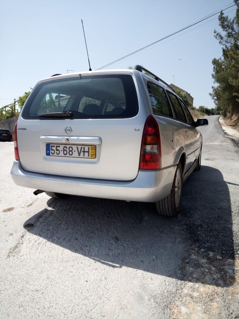 Opel astra 1.4 gasolina de 2003 com Ar condicionado