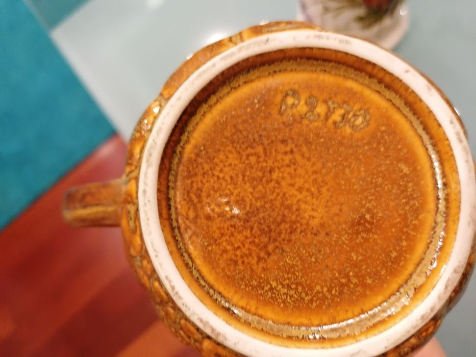 caneca branca antiga