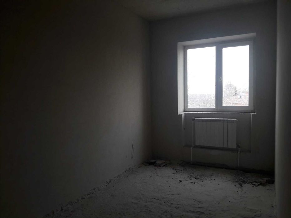 Продам 2 кімнатну квартиру в с  Рожни