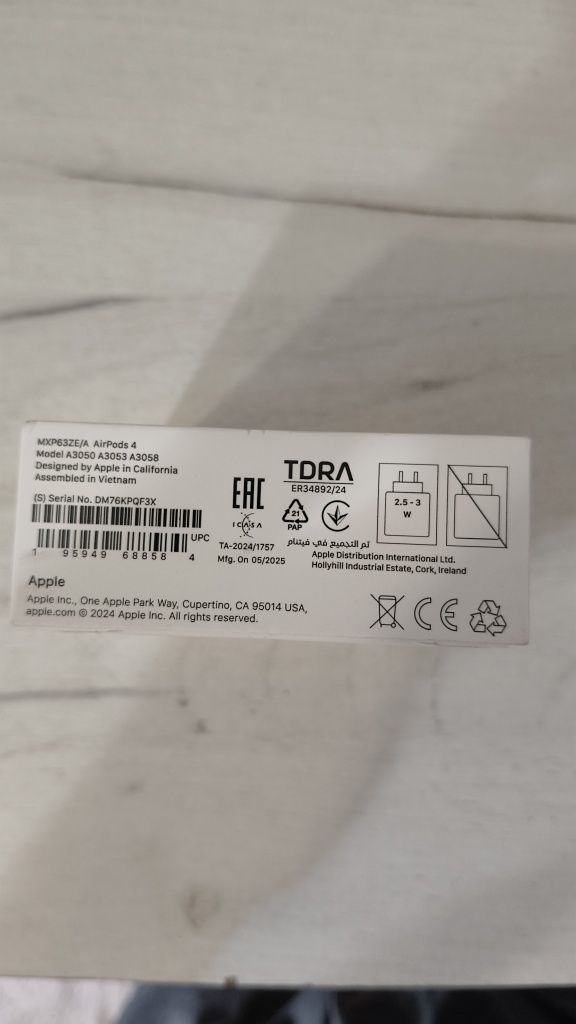 Продам Airpods 4 нові запломбовані
